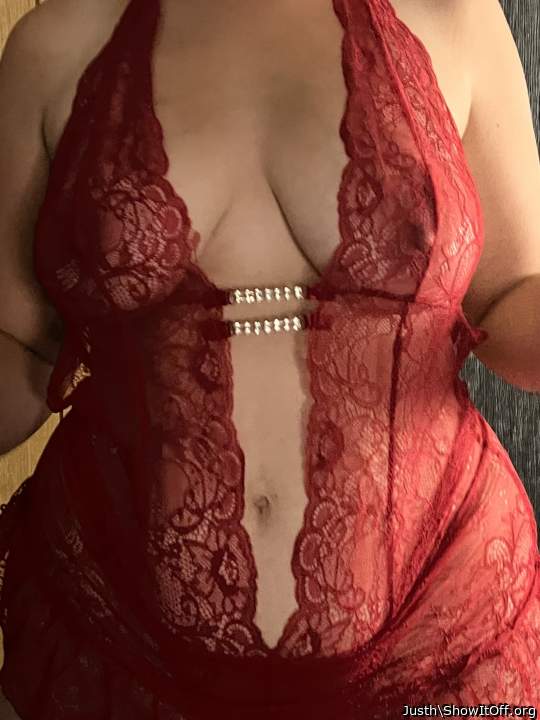 mmm lady in red and so sexy    