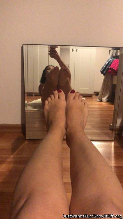 Lemme suck those toes babe
