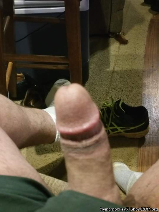 I'D SUCK YOUR BIG OLE HAIRY COCK RIGHT WHERE YOUR SETTING,WO