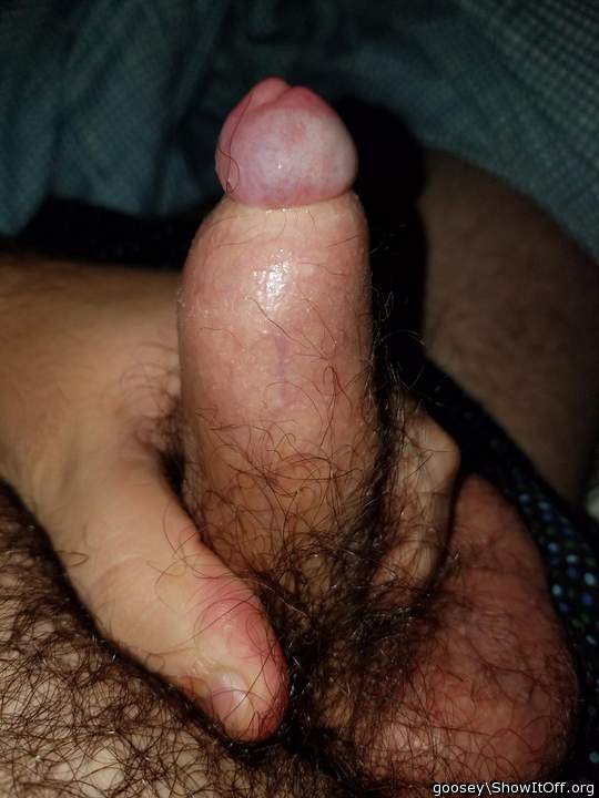 Great dick and tight foreskin. I would definitely suck on th
