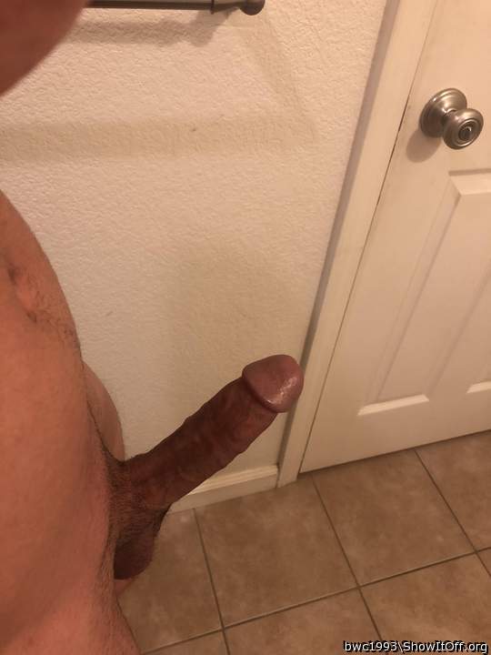 Sexy body, big thick cock, would love to suck it for you 