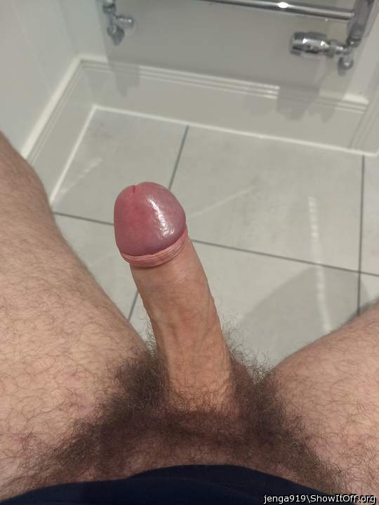 This is a lovely hairy dick