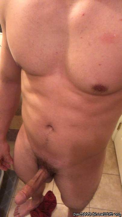 I'd love to get my hands on that awesome cock and body 