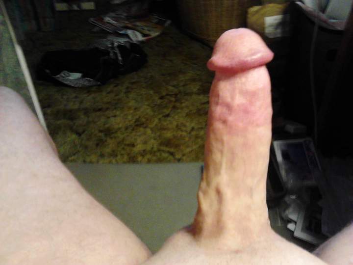 What a beautiful looking hard cock.    
