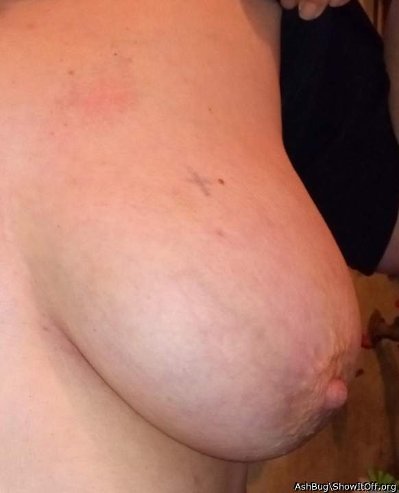 Photo of boobs from AshBug
