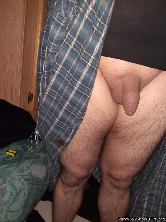 I would love to suck your gorgeous dick!