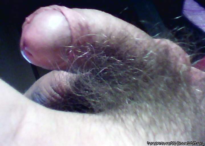 Photo of a third leg from foreskinlover52