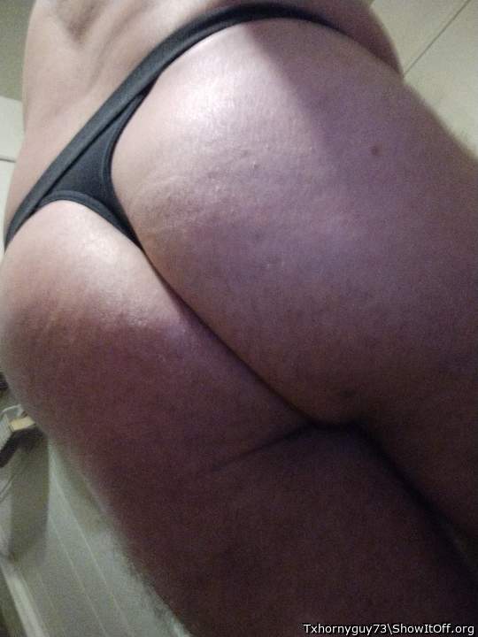 Yummy ass, love the thong!  Just needs my tongue
