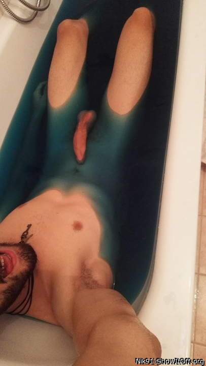 Hot excited man in bathtub, wish it was my bathtub!