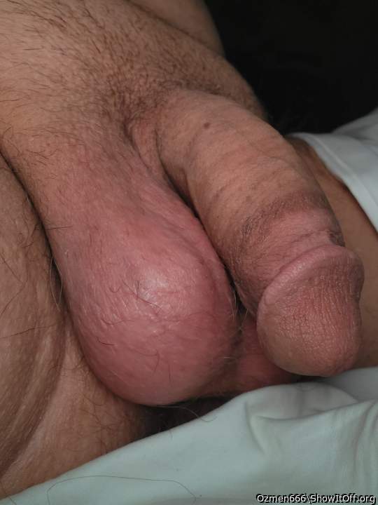 Nice cock, big balls - wonderful !