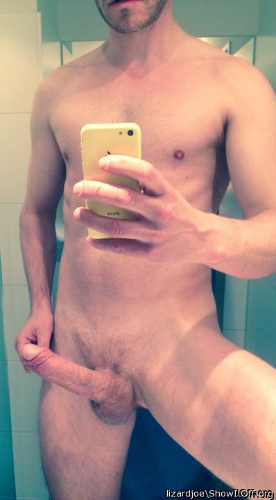 Amazing tight body and a nice big thick dick! Amazing pic!