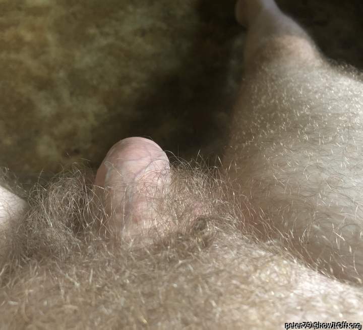 I love the thick bush and hairy legs! 