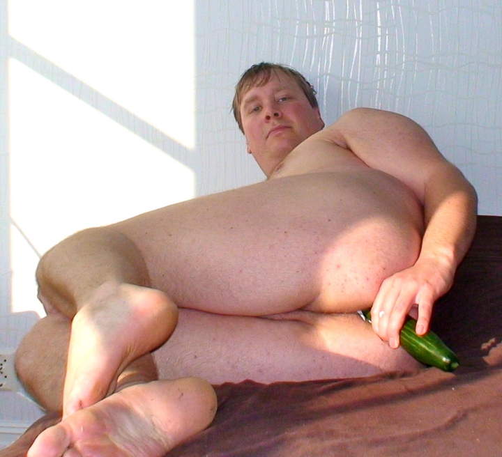 yes hun this very good the cucumber up the anus 