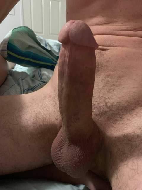 Who wants to sit on my 9 straight cut dick?