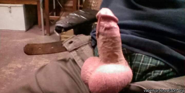 Nice big thick cock and such big balls. Love to suck you off