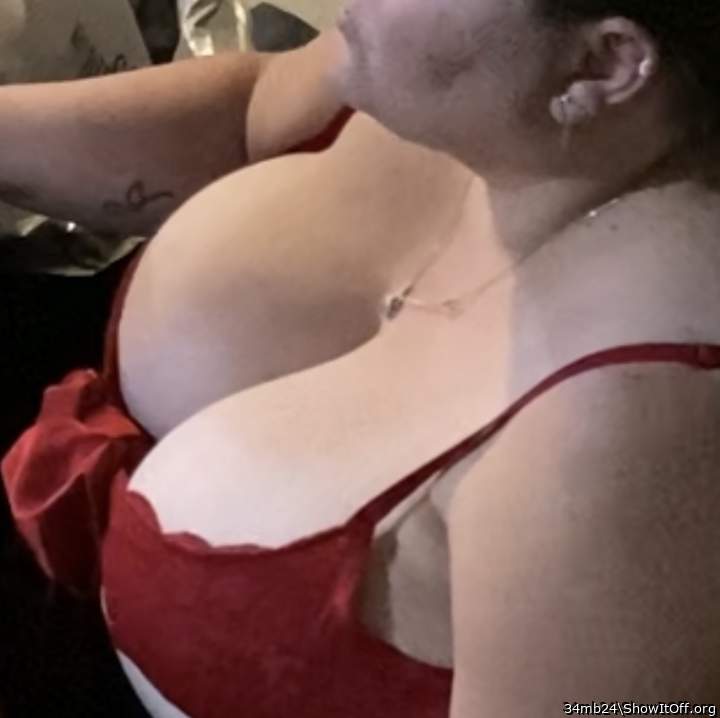 Wooow    sooo beautiful huge Tits! Yummy &#129316;