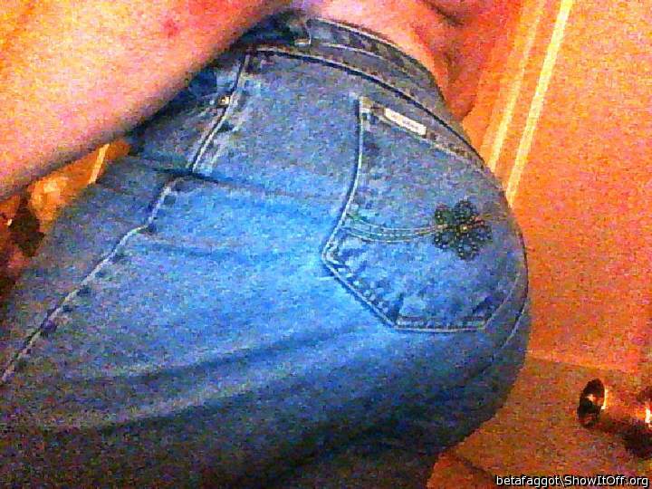 my round girly bubble butt in jeans