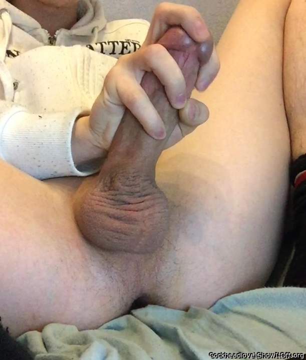 mmmmmm such a naughty way your holding that cock hun....nast