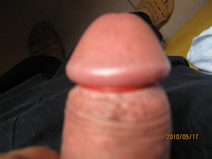 Nice cock head, is that a elastic on it  