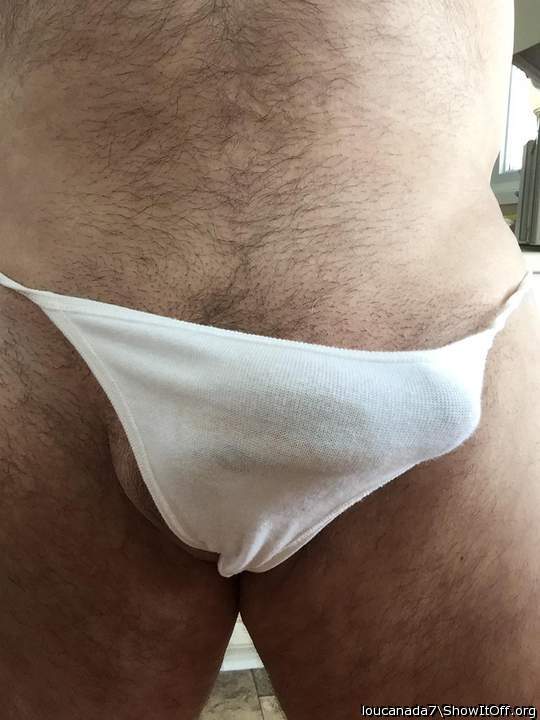 Filling that thong ssooo nicely!    