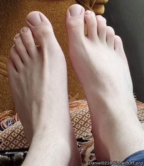 Mmmm, sexy feet   