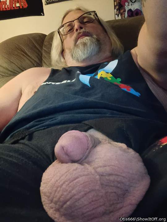 Very good looking man great photo. 