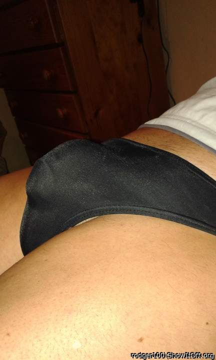 I would love to rub your hot sexy bulge....mmmmm   