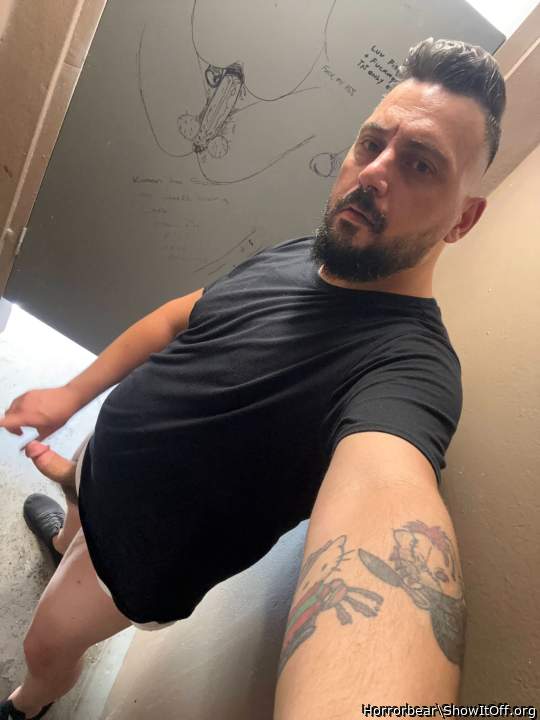 Photo of a schlong from Horrorbear
