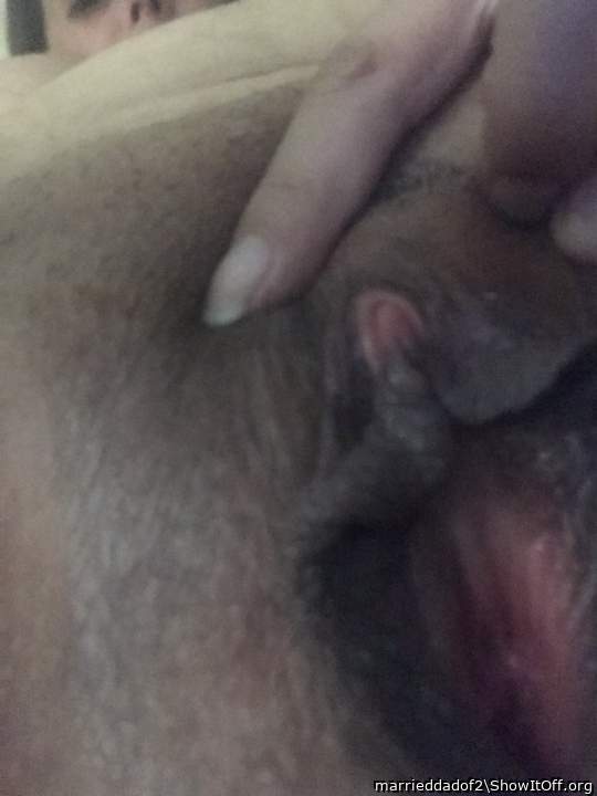 Amazing close up of a sexy pussy with a cute clit trying to 