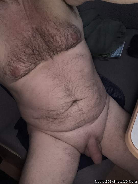 Photo of a bald-headed mouse from Nudist808