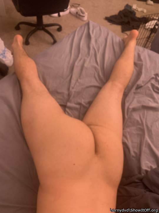 gorgeous beautiful legs, cute ass!