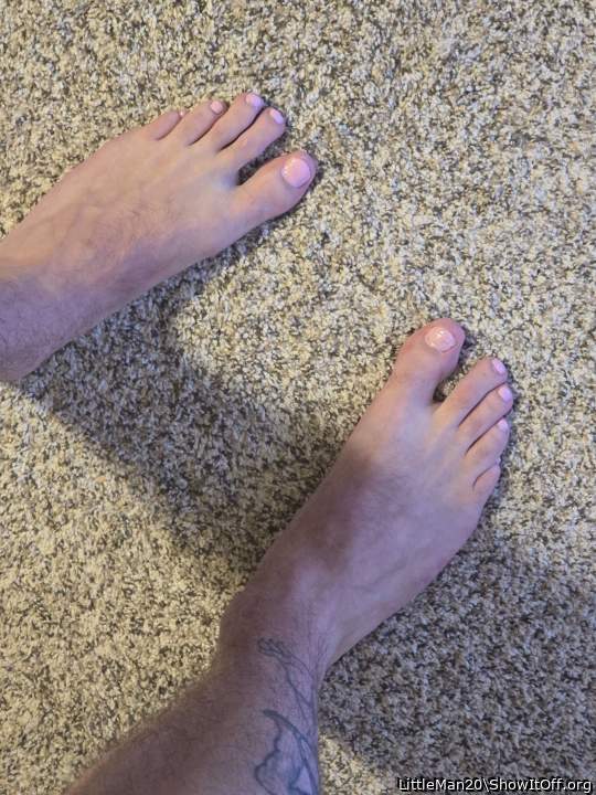 Pink toes