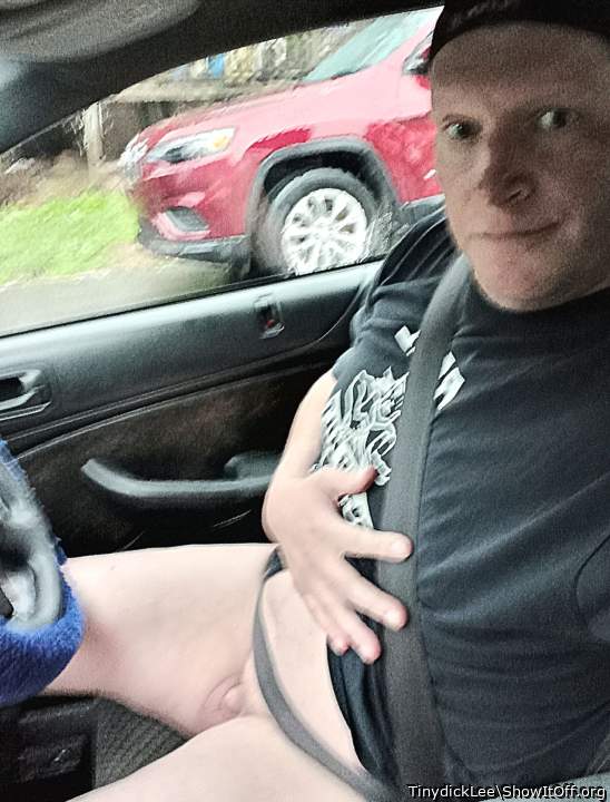 Lee Przybylowicz exposing his micropenis in his car