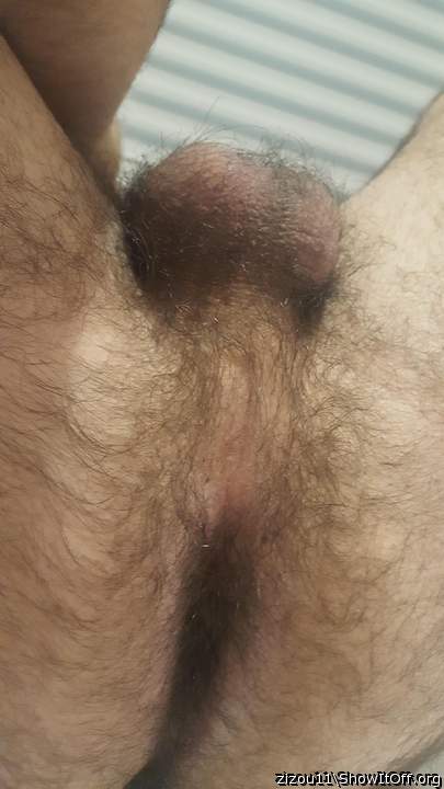  hot fuzzy balls and hole. made me hungry    