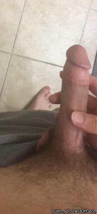 Would love to kneel and suck your hot cock 