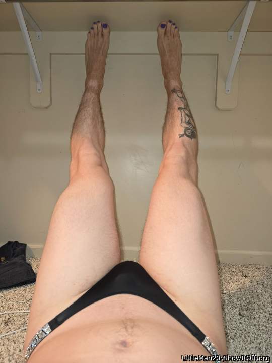 Purple toes this time