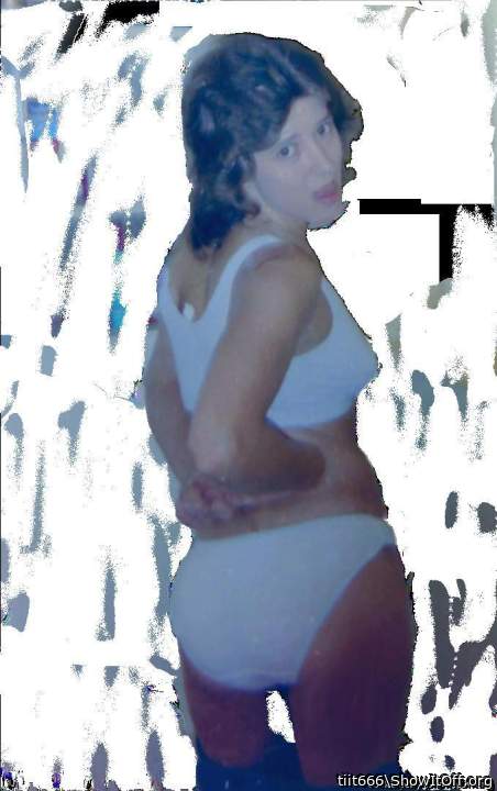 A pretty woman with beautiful breasts and a great ass. It wo