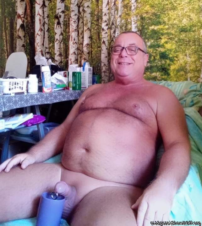 Some squirts on that glass? Lol