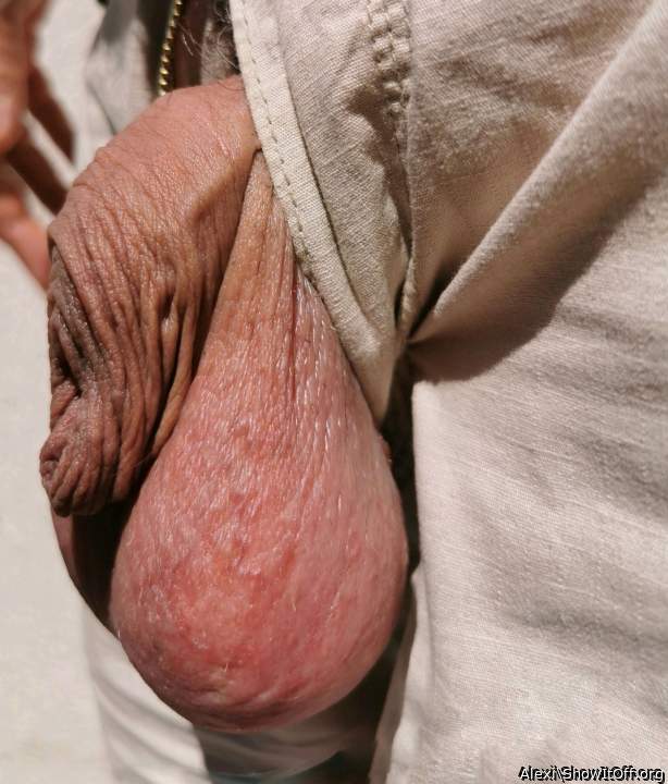 love all that foreskin!