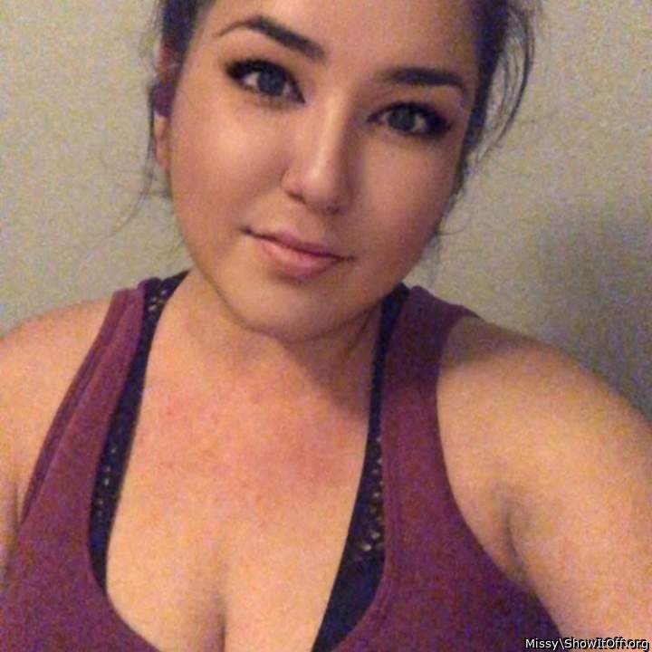 sensual lips and awesome cleavage