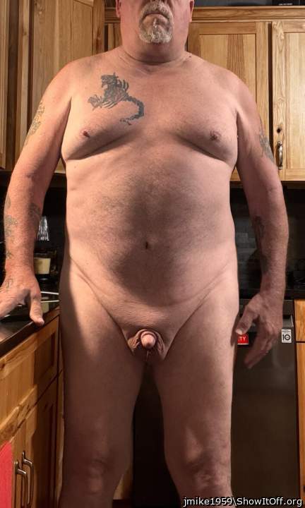 I'd love to suck your dick while you stand there