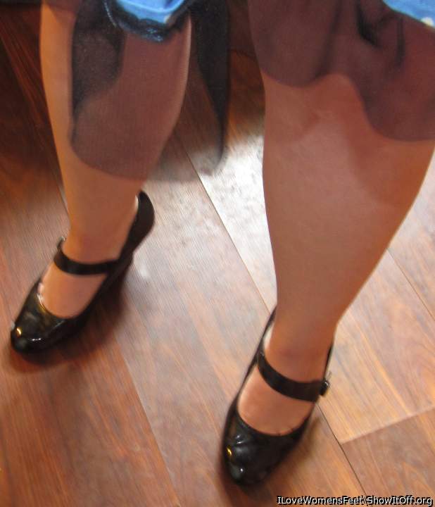 Photo of a one-eyed monster from ILoveWomensFeet