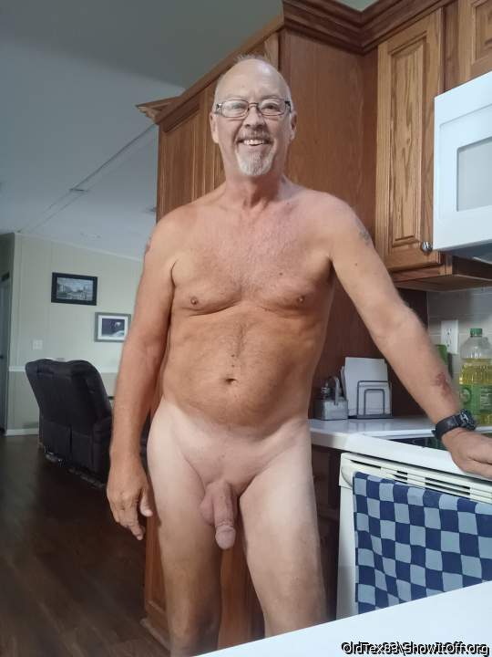 Mmmmmm very nice looking pose