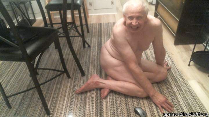 Photo of a middle leg from gperson