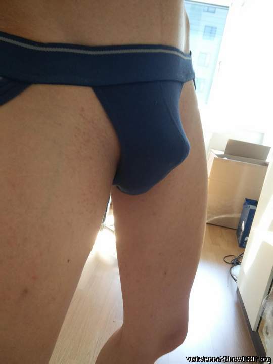 nice bulge,sexy undie

  