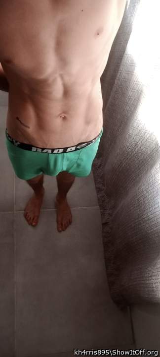 Photo of a bald-headed mouse from kh4rris895