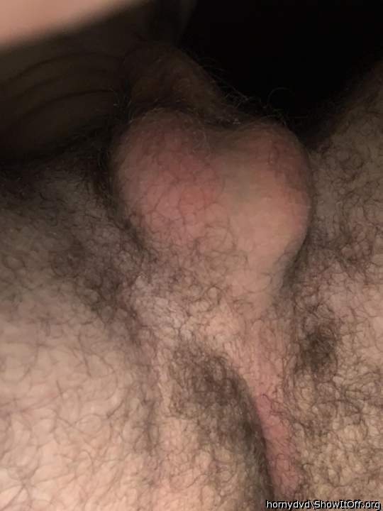 would love to suck your nuts while you cum!