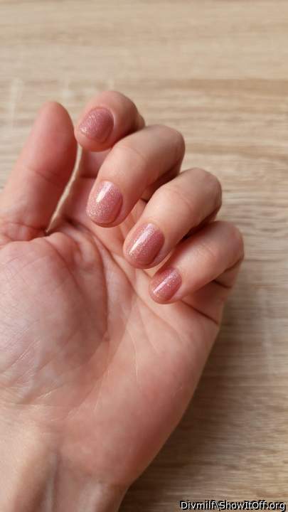 Pretty finger nails &#128077;&#127995;