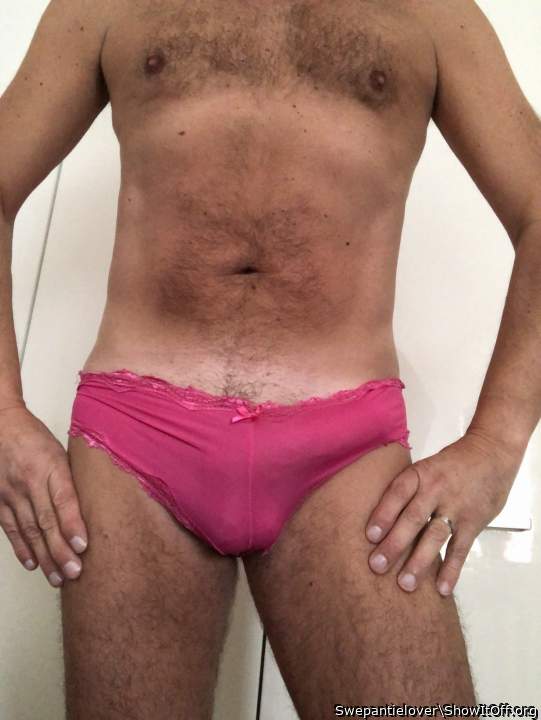 pretty bulge in pink 