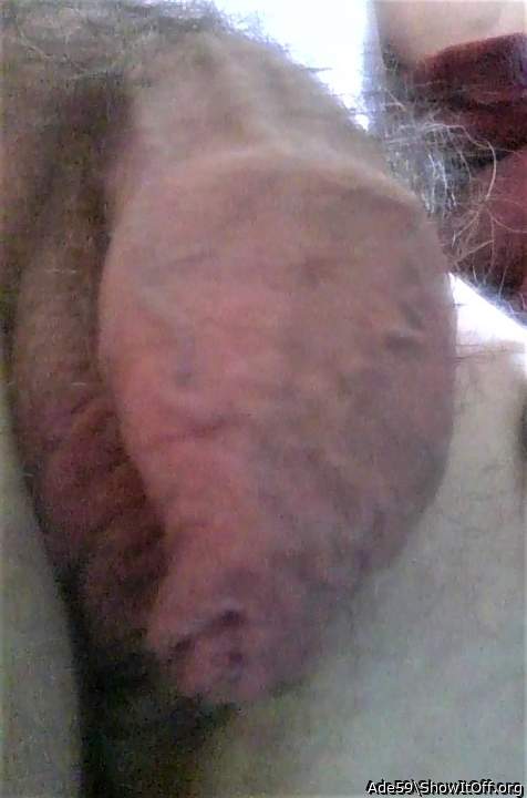 Absolutely perfect foreskin . I love the push it back and ju